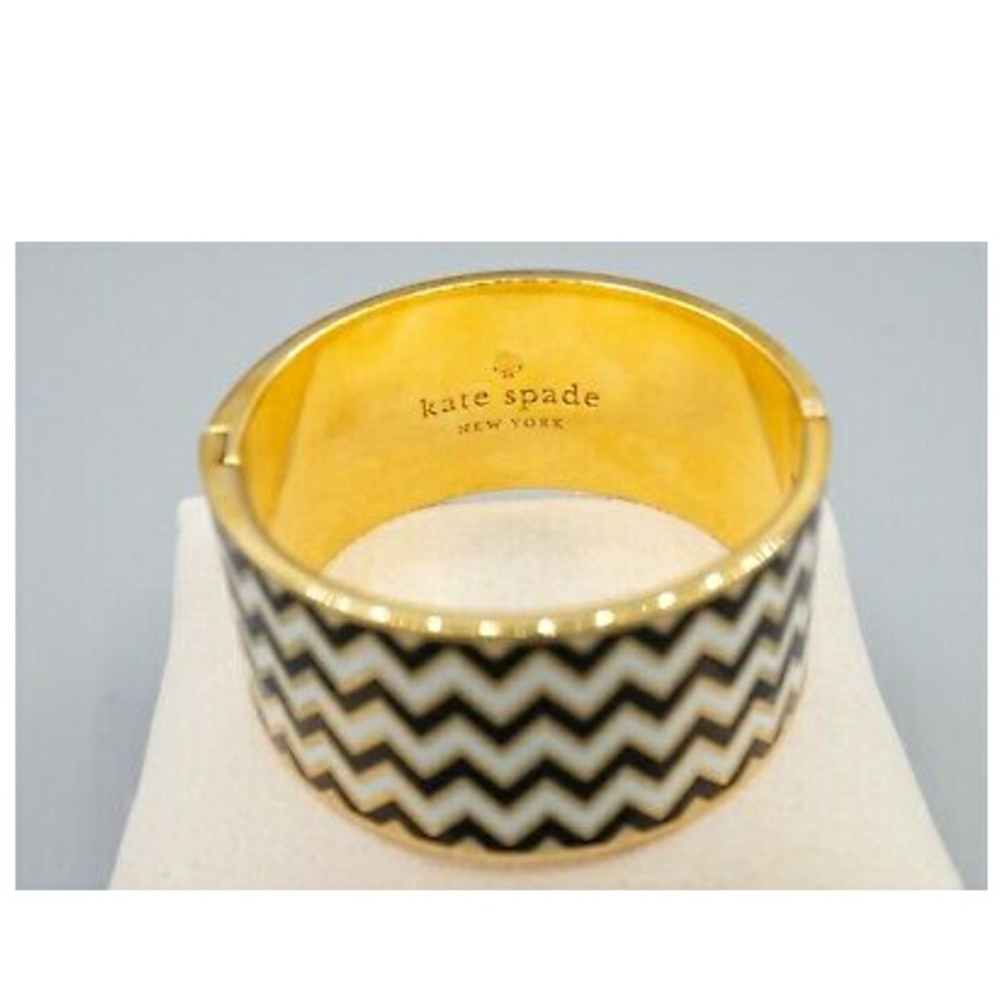 Beautiful Classic Kate Spade Statement Cuff  in like New condition 🤍🖤🤍🖤 - Picture 6 of 8